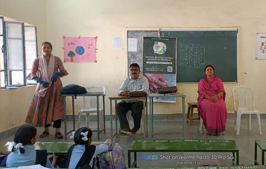 सादडी-पीएमश्री श्रीधनराज बादामिया राजकीय बालिका उच्च विद्यालय में स्वच्छता सत्र आयोजित