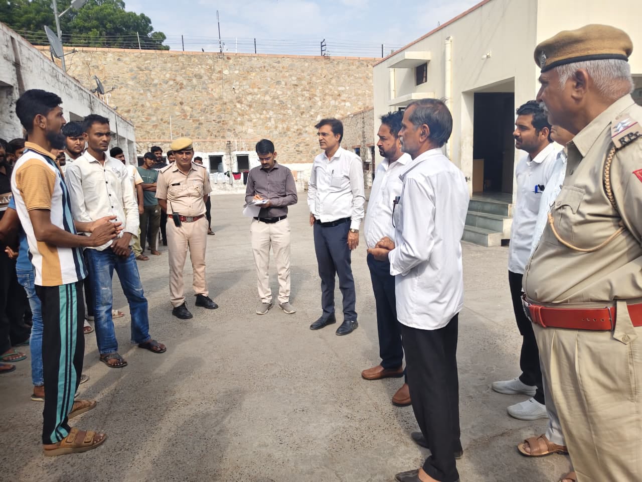 पाली जिला एवं सेशन न्यायाधीश ने किया जिला कारागृह का आकस्मिक निरीक्षण
