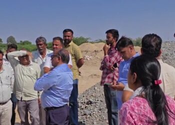 तखतगढ-सुप्रीम कोर्ट द्वारा नदियों के संरक्षण एवं प्रदूषण नियंत्रण के लिए गठित उच्च स्तरीय समिति के अध्यक्ष रिटायर्ड जस्टिस संगीत लोढ़ा पहुंचे पावटा,आहोर उपखंड प्रशासन मौजूद