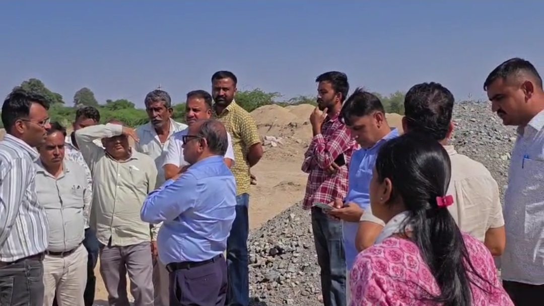 तखतगढ-सुप्रीम कोर्ट द्वारा नदियों के संरक्षण एवं प्रदूषण नियंत्रण के लिए गठित उच्च स्तरीय समिति के अध्यक्ष रिटायर्ड जस्टिस संगीत लोढ़ा पहुंचे पावटा,आहोर उपखंड प्रशासन मौजूद